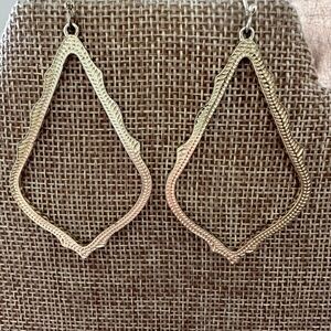 Kendra Scott Sophee earrings in Gold